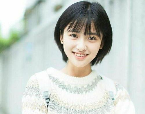 娱乐吃瓜小花演戏,吃瓜之余，演技绽放